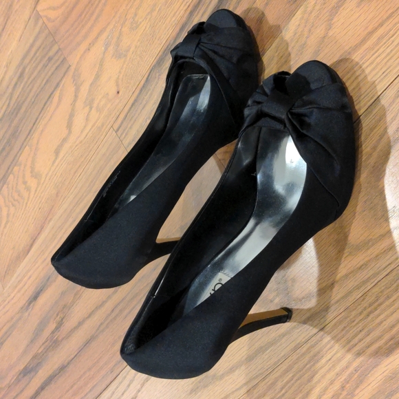 RSVP Peeptoe Satin Dress Heels Sz 9 - Picture 1 of 5